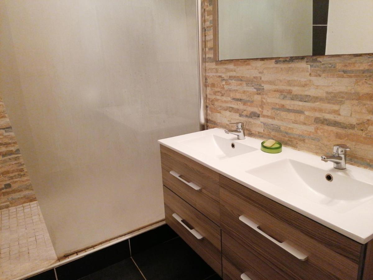 סן-פייר Jolie Chambre Climatisee Avec Balcon Chez L'Habitant מראה חיצוני תמונה